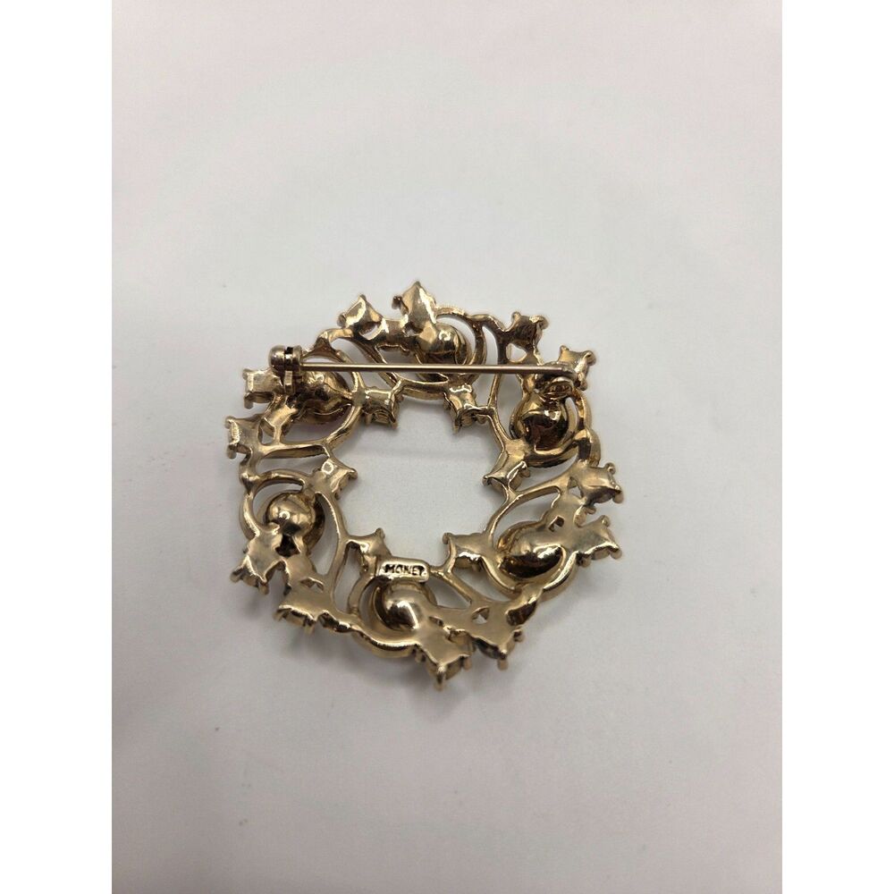 1795. Vintage Monet Wreath Brooch Pin